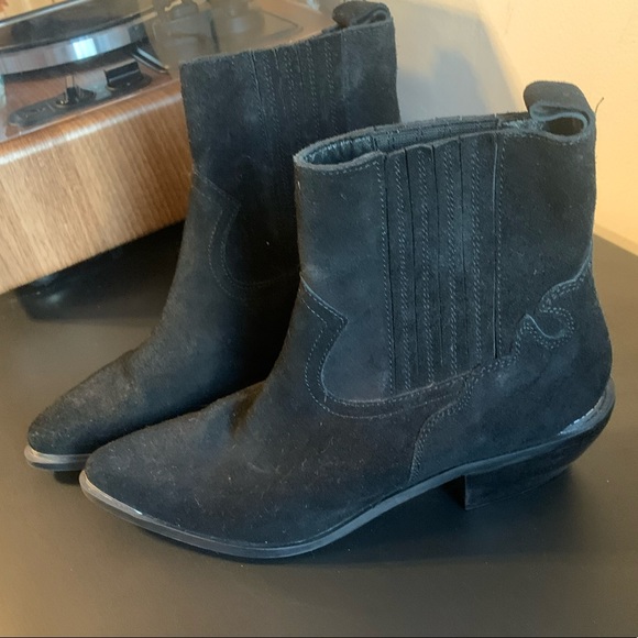 Worn once urban outfitters black suede western Chelsea boot metal tip - Picture 2 of 5